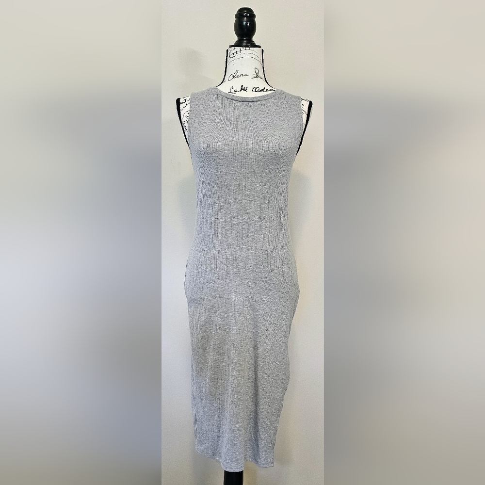 Forever 21 grey bodycon midi dress - size M